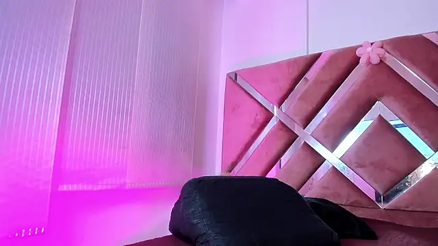 Snapshot of Zoe_Evaanss_ chatting on 03/27/26, 07:48 Zoe Evaanss online show from 03/27/26, 07:48