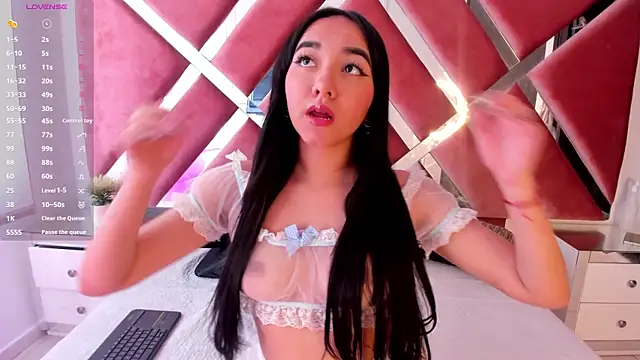 Snapshot of Zoe_Evaanss_ chatting on 04/01/26, 07:44 Zoe Evaanss online show from 04/01/26, 07:44