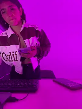 LINDA EF online show from 05/17/26, 12:05