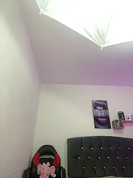 LINDA EF online show from 04/09/26, 01:06