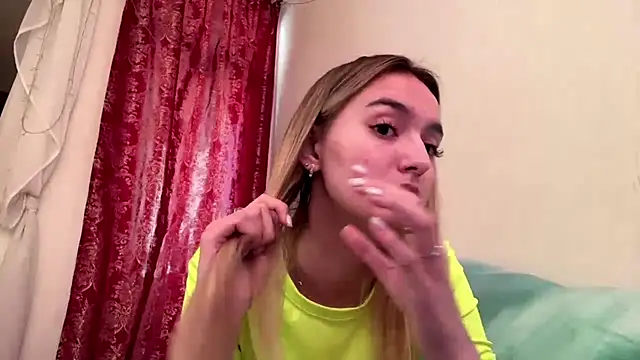 ReathaKiss online show from 05/12/26, 03:07