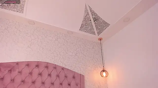 Snapshot of saraa_joness_ chatting on 04/05/26, 06:47 saraa joness online show from 04/05/26, 06:47