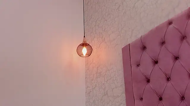 Snapshot of saraa_joness_ chatting on 03/21/26, 07:40 saraa joness online show from 03/21/26, 07:40