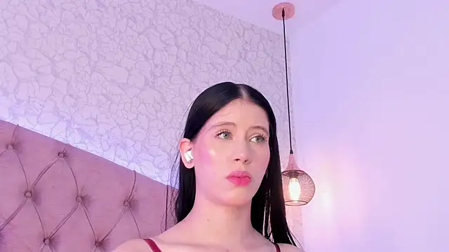 Snapshot of saraa_joness_ chatting on 06/15/26, 07:57 saraa joness online show from 06/15/26, 07:57