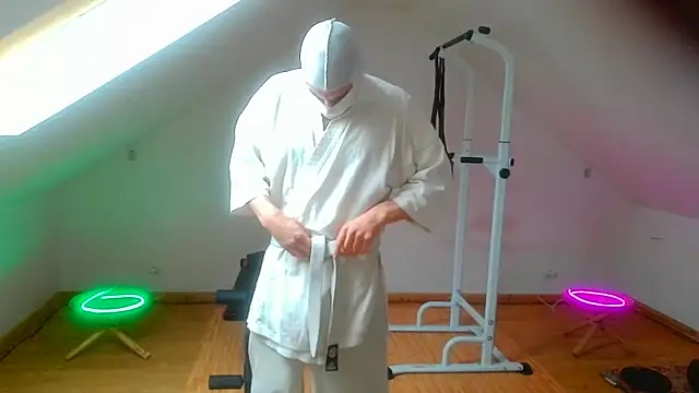 Snapshot of NinjaLaser chatting on 04/03/26, 11:05 NinjaLaser online show from 04/03/26, 11:05