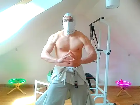 Snapshot of NinjaLaser chatting on 04/10/26, 11:28 NinjaLaser online show from 04/10/26, 11:28