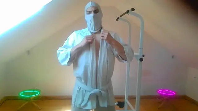 Snapshot of NinjaLaser chatting on 03/24/26, 12:16 NinjaLaser online show from 03/24/26, 12:16