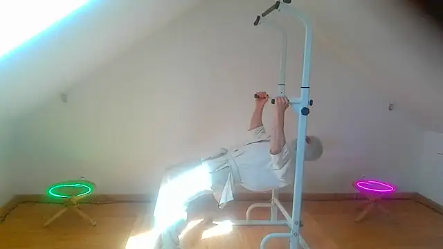 Snapshot of NinjaLaser chatting on 03/25/26, 12:26 NinjaLaser online show from 03/25/26, 12:26