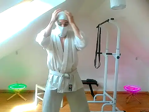 Snapshot of NinjaLaser chatting on 04/12/26, 11:24 NinjaLaser online show from 04/12/26, 11:24