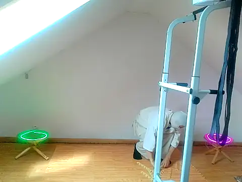 Snapshot of NinjaLaser chatting on 04/05/26, 11:39 NinjaLaser online show from 04/05/26, 11:39