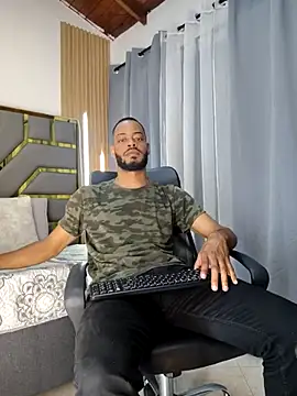 Oliver bigblack cock online show from 04/01/26, 07:33