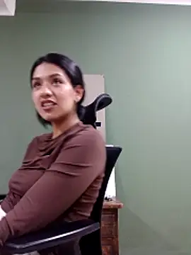 FiorellaLan online show from 04/13/26, 09:41