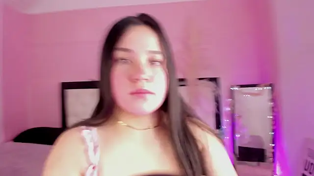 Julieth Caandy online show from 06/15/26, 12:16