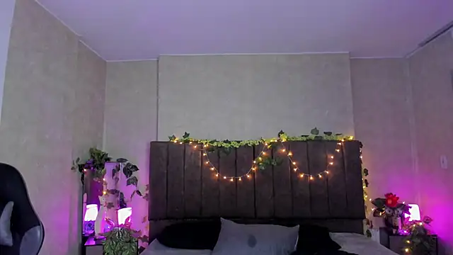 Julieth Caandy online show from 04/12/26, 12:03