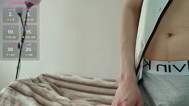 Snapshot of Ichigo_boy chatting on 03/28/26, 10:38 Ichigo boy online show from 03/28/26, 10:38