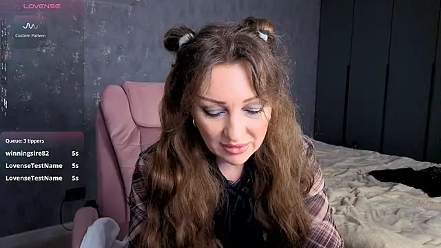 Snapshot of Sirena_Fly chatting on 04/03/26, 07:53 Sirena Fly online show from 04/03/26, 07:53