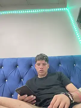 Theus26  online show from 04/04/26, 08:37