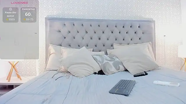 Alexa Wiild online show from 04/11/26, 07:45