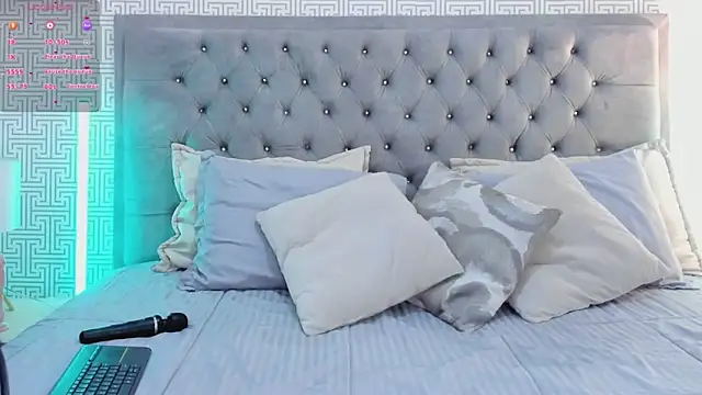 Alexa Wiild online show from 05/22/26, 03:48