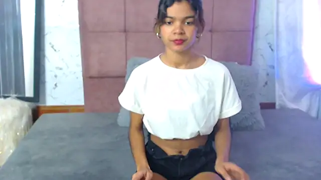 Daniela Lunax online show from 04/05/26, 06:47