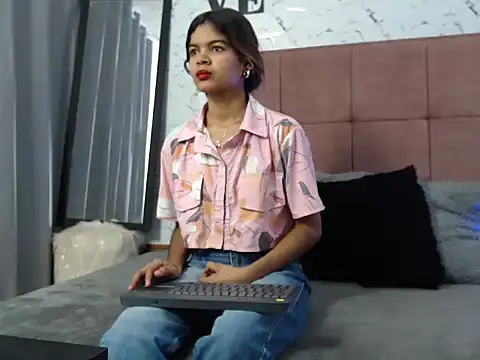 Daniela Lunax online show from 03/28/26, 01:23