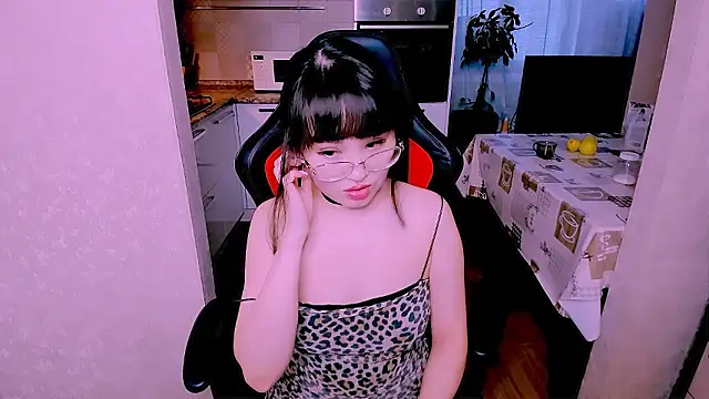 Snapshot of Akiko_Yun chatting on 02/14/26, 11:32 Akiko Yun online show from 02/14/26, 11:32