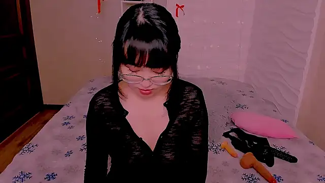 Snapshot of Akiko_Yun chatting on 06/17/26, 12:54 Akiko Yun online show from 06/17/26, 12:54