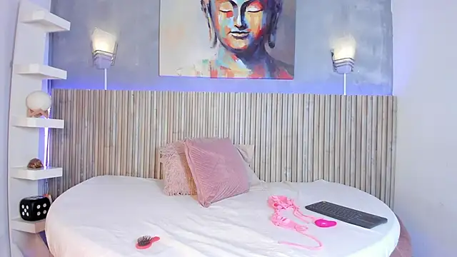 Kira Voss online show from 03/19/26, 07:58