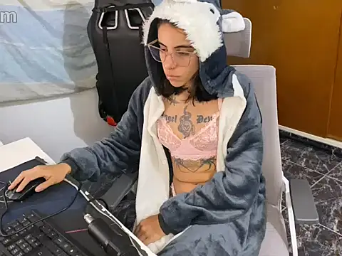 Poison Ivy 29 online show from 03/25/26, 11:25