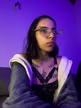 Poison Ivy 29 online show from 04/27/26, 10:08