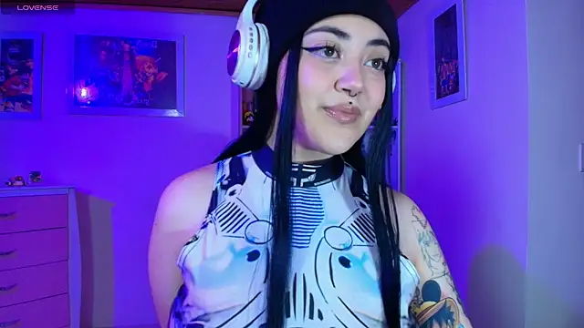 Snapshot of Nanachi_uwu chatting on 04/15/26, 02:39 Nanachi uwu online show from 04/15/26, 02:39