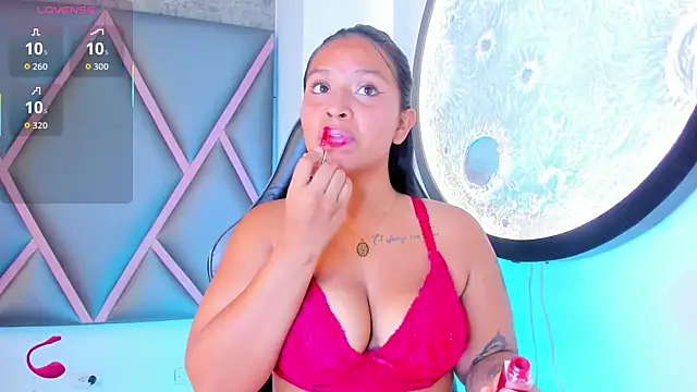 Snapshot of Lizz_myers chatting on 04/07/26, 07:59 Lizz myers online show from 04/07/26, 07:59