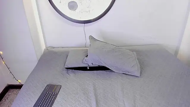 Snapshot of Lizz_myers chatting on 03/18/26, 07:04 Lizz myers online show from 03/18/26, 07:04