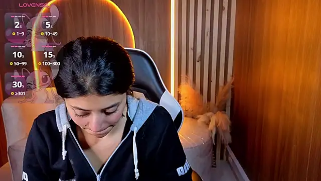Lia queen tx online show from 05/14/26, 03:03
