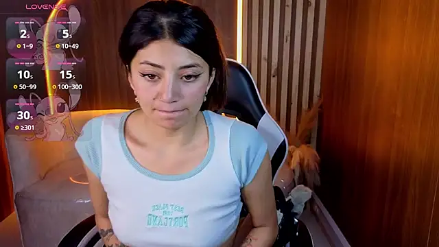 Lia queen tx online show from 05/13/26, 03:13