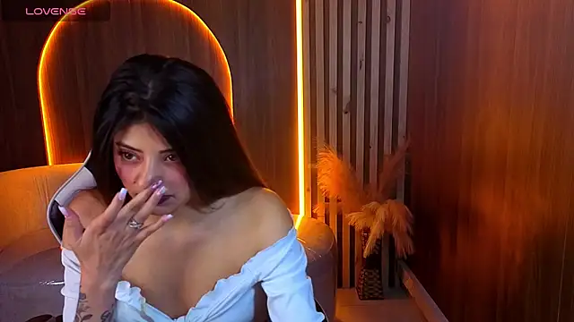 Lia queen tx online show from 04/18/26, 03:09
