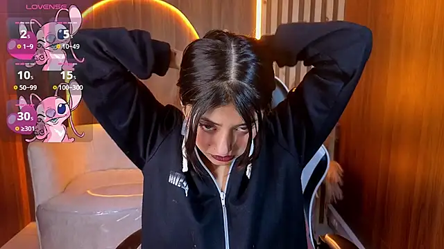 Lia queen tx online show from 05/07/26, 03:00