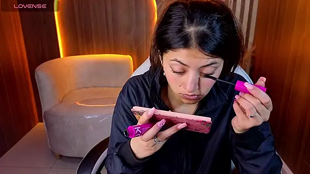 Lia queen tx online show from 05/12/26, 03:03