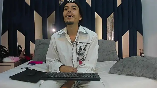 Snapshot of KikyoAndDrey chatting on 05/03/26, 03:37 KikyoAndDrey online show from 05/03/26, 03:37