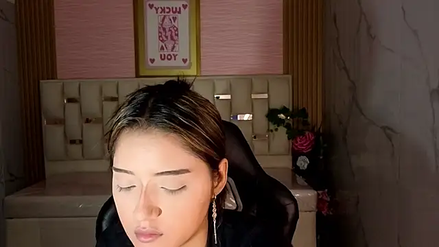 veronicaa s online show from 06/18/26, 08:03