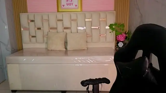 veronicaa s online show from 06/24/26, 08:06