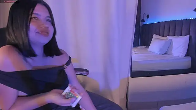 selena  smith1 online show from 04/06/26, 04:41