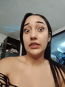 Snapshot of isabellaHill2 chatting on 04/11/26, 05:15 isabellaHill2 online show from 04/11/26, 05:15