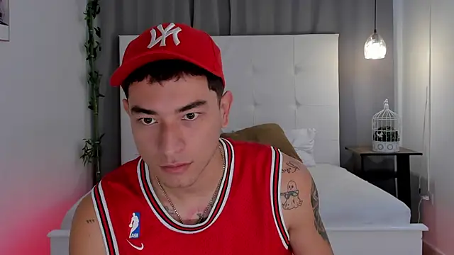 Snapshot of Thiago_2003_ chatting on 06/01/26, 12:27 Thiago 2003 online show from 06/01/26, 12:27