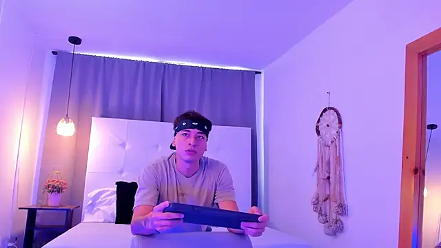 Snapshot of Thiago_2003_ chatting on 03/29/26, 01:13 Thiago 2003 online show from 03/29/26, 01:13