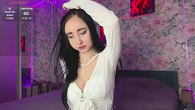 Snapshot of LizzyMooore chatting on 04/02/26, 12:56 LizzyMooore online show from 04/02/26, 12:56