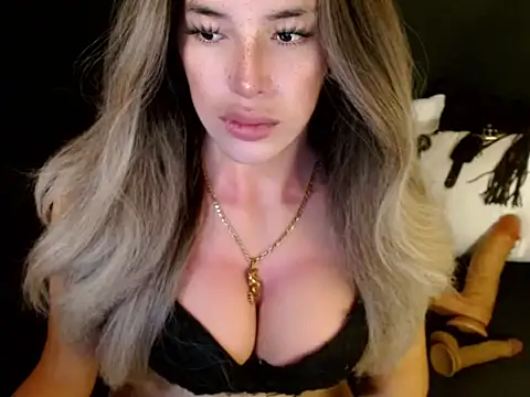 Snapshot of sizzling_cassie1 chatting on 06/25/26, 02:20 sizzling cassie1 online show from 06/25/26, 02:20