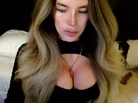 Snapshot of sizzling_cassie1 chatting on 07/02/26, 01:39 sizzling cassie1 online show from 07/02/26, 01:39