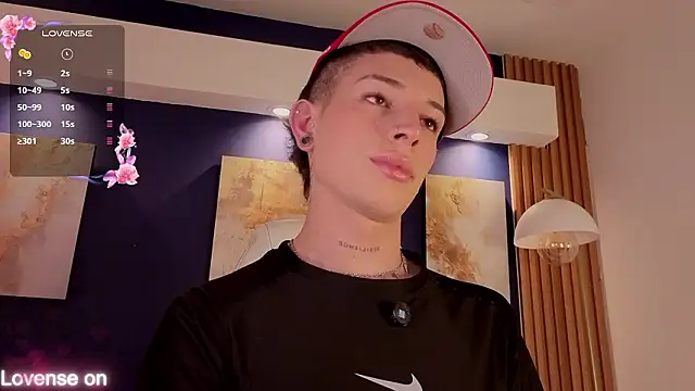 Luca Prince  online show from 03/25/26, 03:06