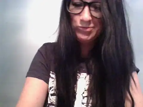 TheVictoriaWolf online show from 04/03/26, 12:00